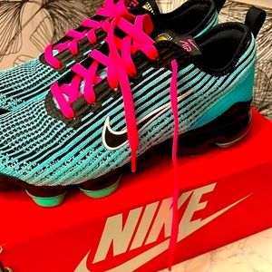 Nike Air Vapormax Flyknit 3 - Hyper Turq/Black-Pink Blast - 6Y Boys / 7.5 Women